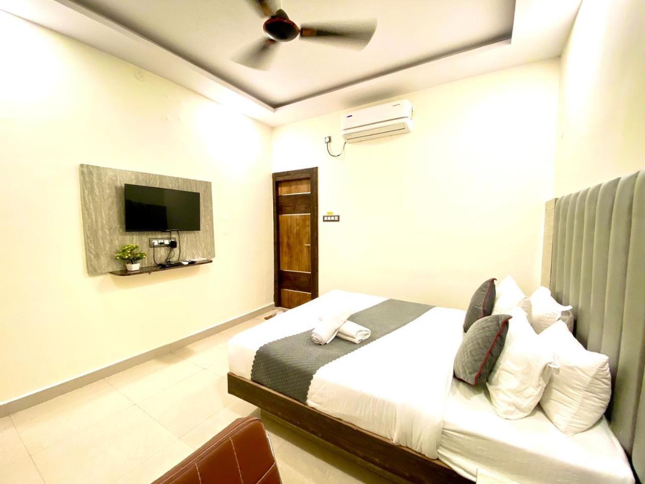 Hotel Sky International- Airport Zone Hyderabad 샴샤바드 외부 사진