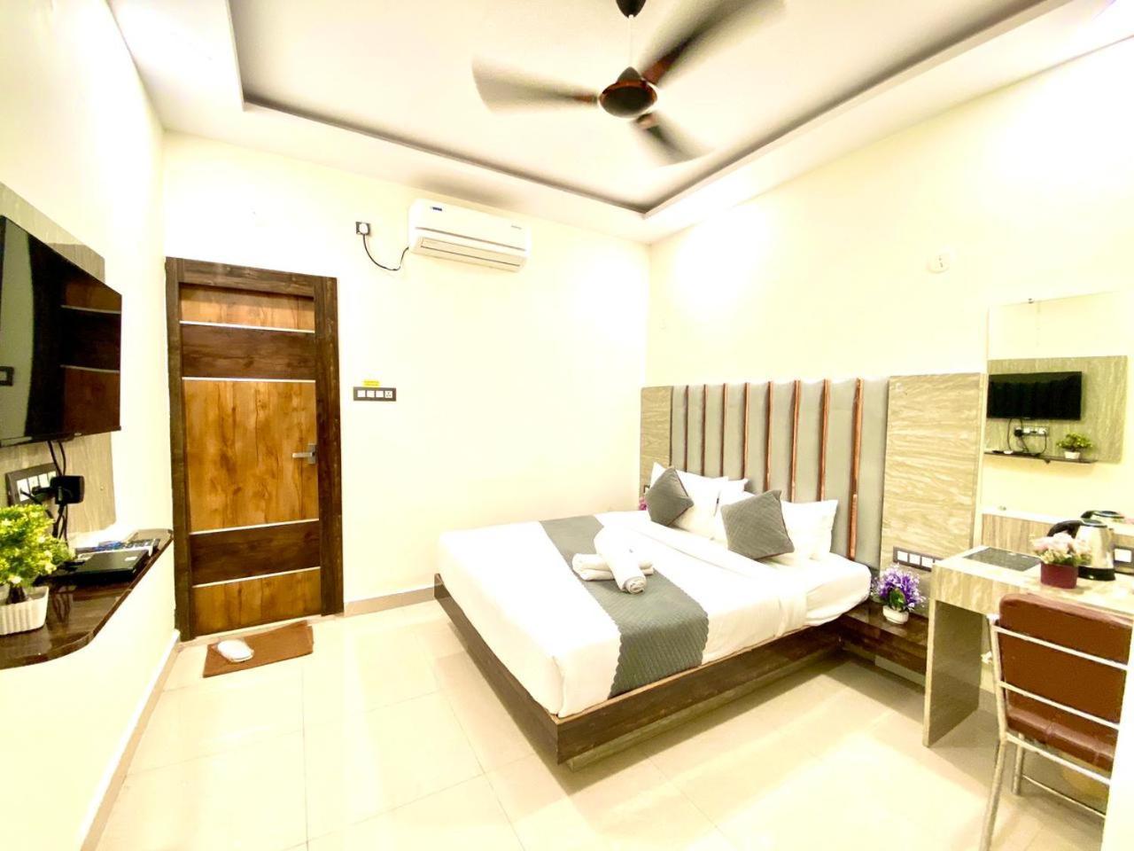 Hotel Sky International- Airport Zone Hyderabad 샴샤바드 외부 사진