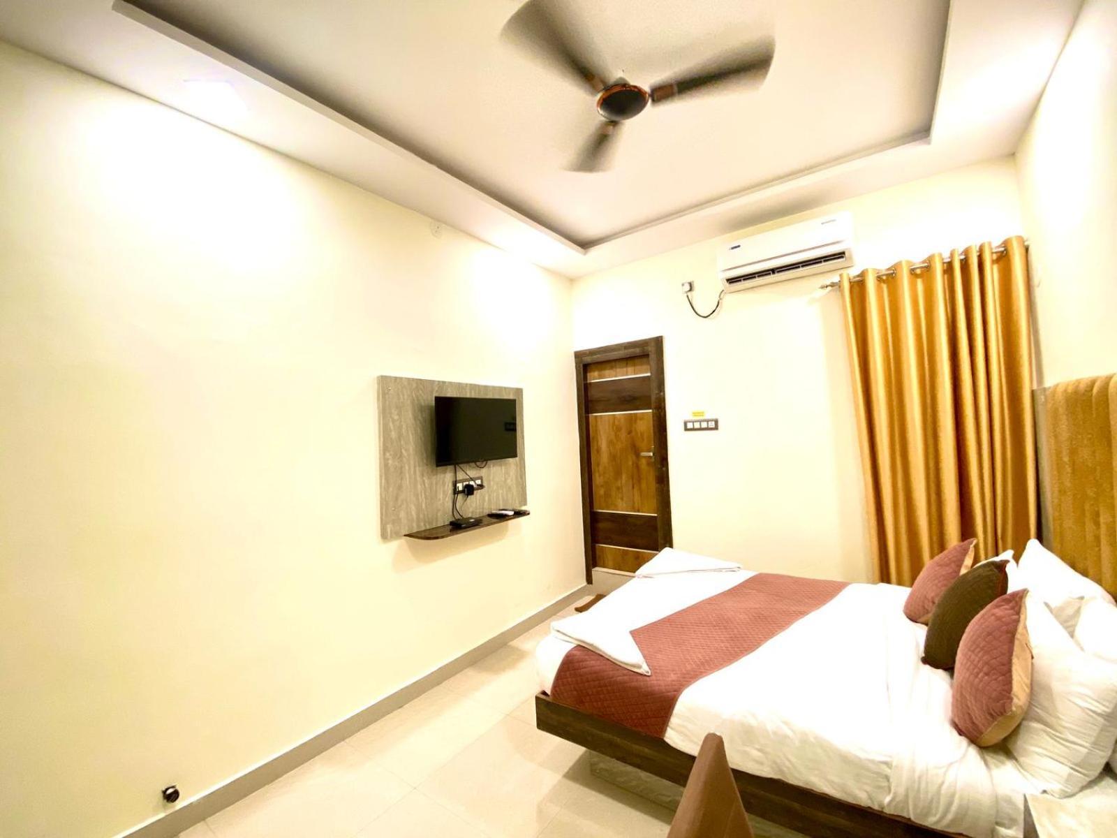 Hotel Sky International- Airport Zone Hyderabad 샴샤바드 외부 사진