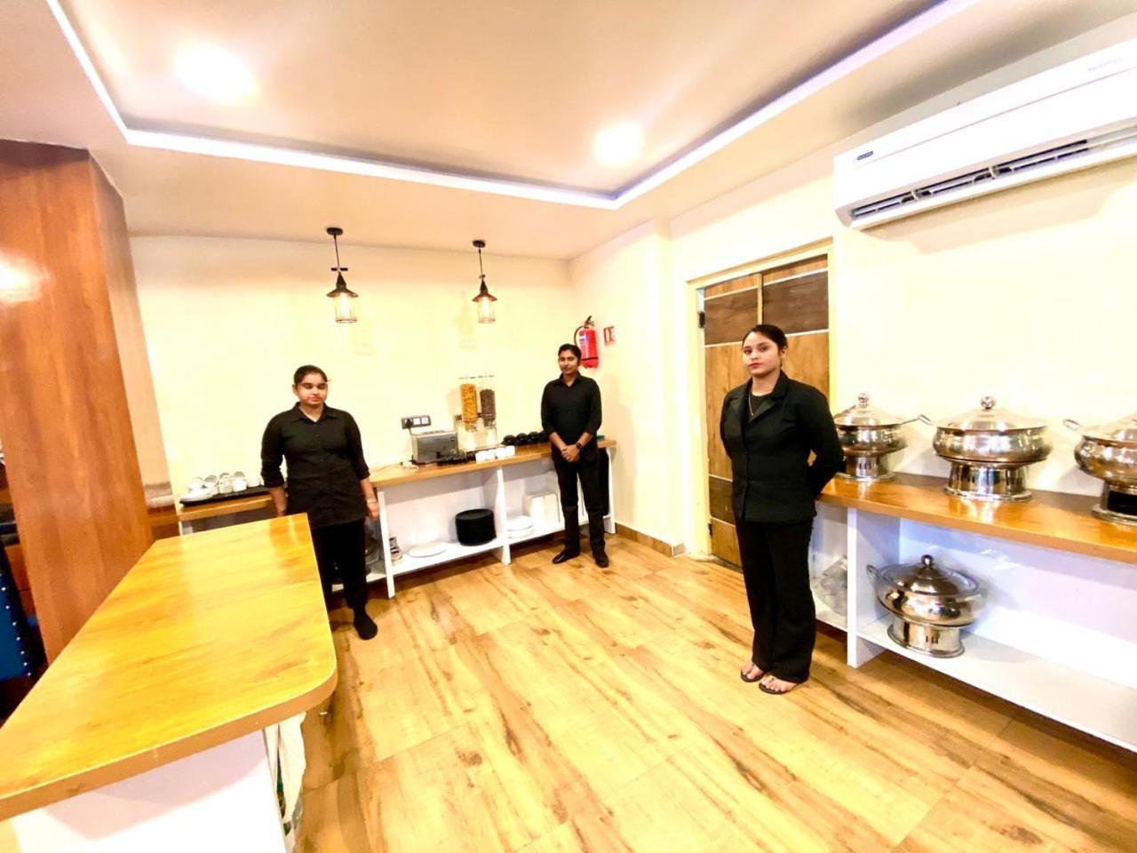 Hotel Sky International- Airport Zone Hyderabad 샴샤바드 외부 사진