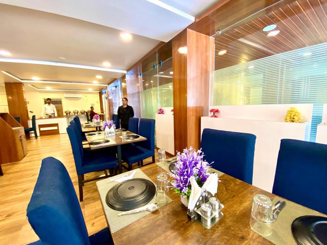 Hotel Sky International- Airport Zone Hyderabad 샴샤바드 외부 사진