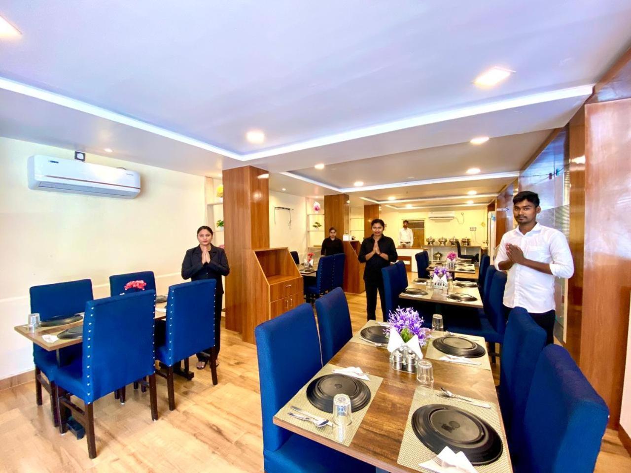 Hotel Sky International- Airport Zone Hyderabad 샴샤바드 외부 사진