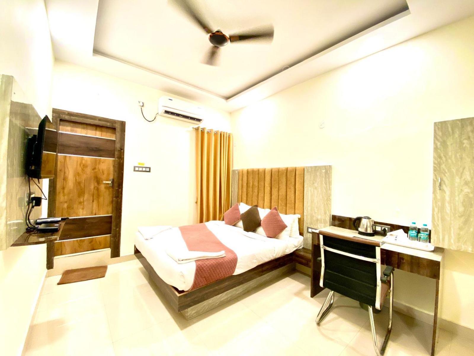 Hotel Sky International- Airport Zone Hyderabad 샴샤바드 외부 사진