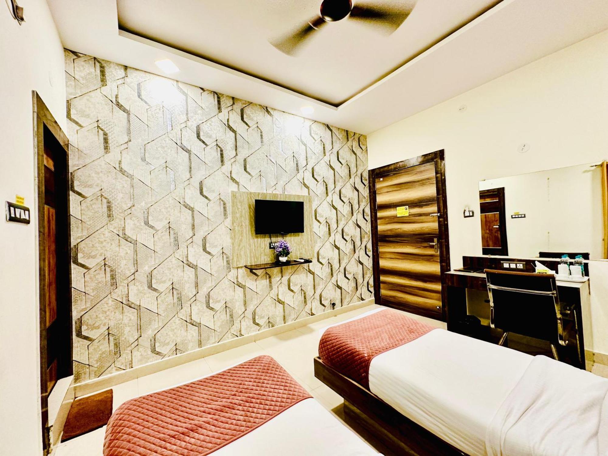 Hotel Sky International- Airport Zone Hyderabad 샴샤바드 외부 사진