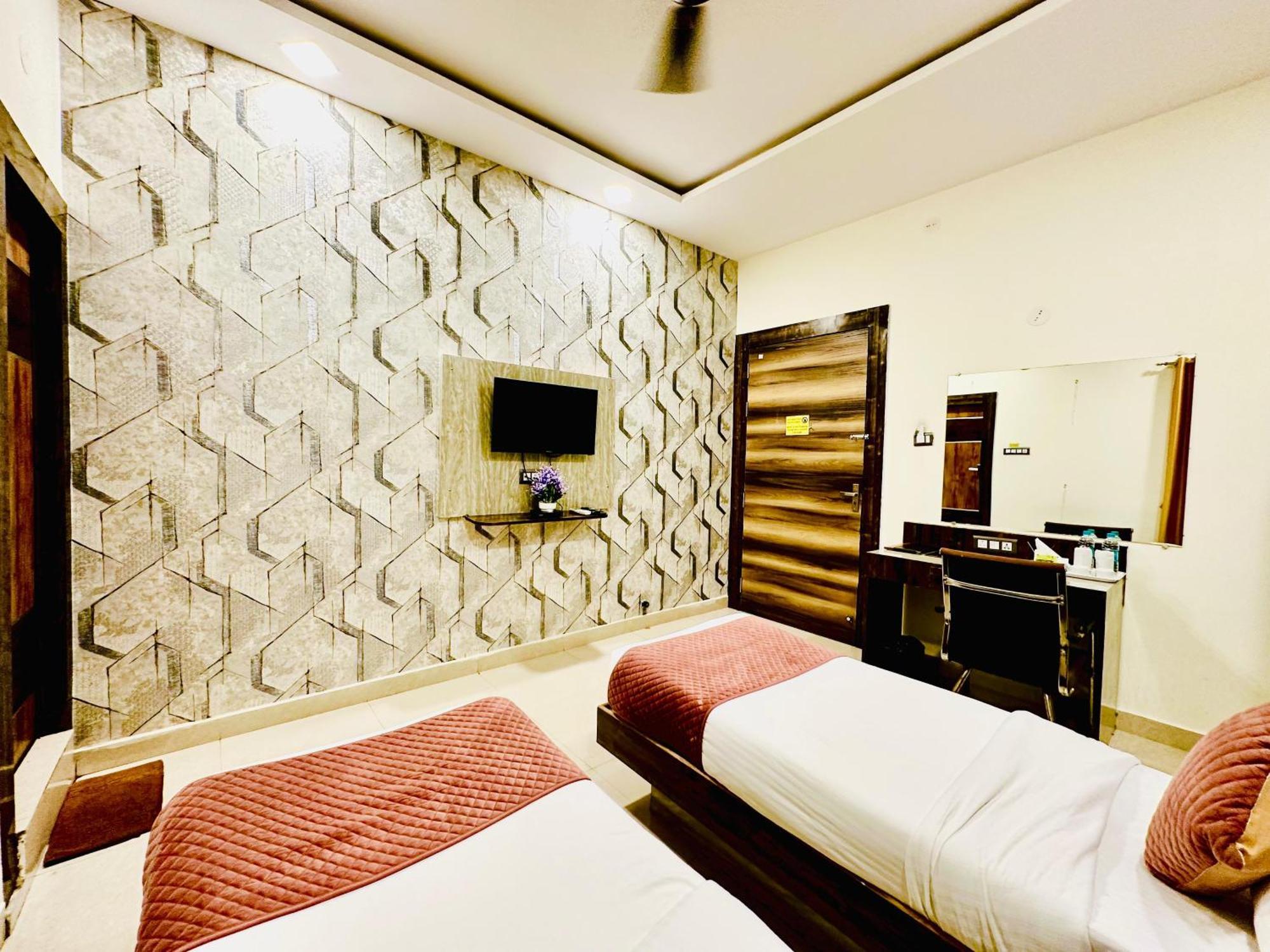 Hotel Sky International- Airport Zone Hyderabad 샴샤바드 외부 사진