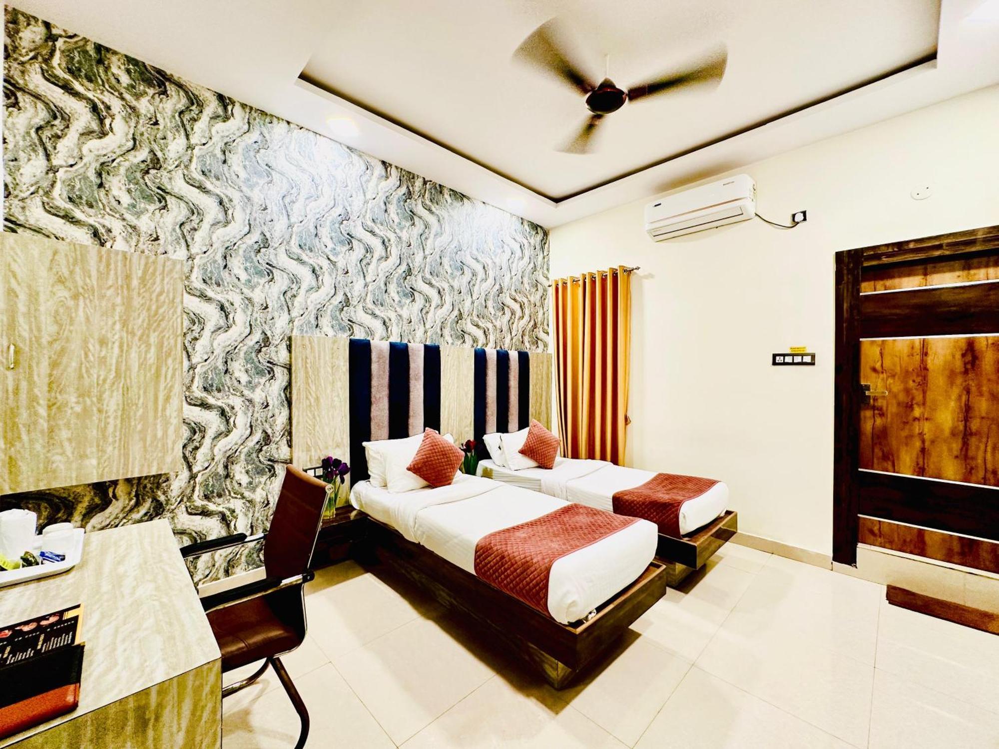 Hotel Sky International- Airport Zone Hyderabad 샴샤바드 외부 사진