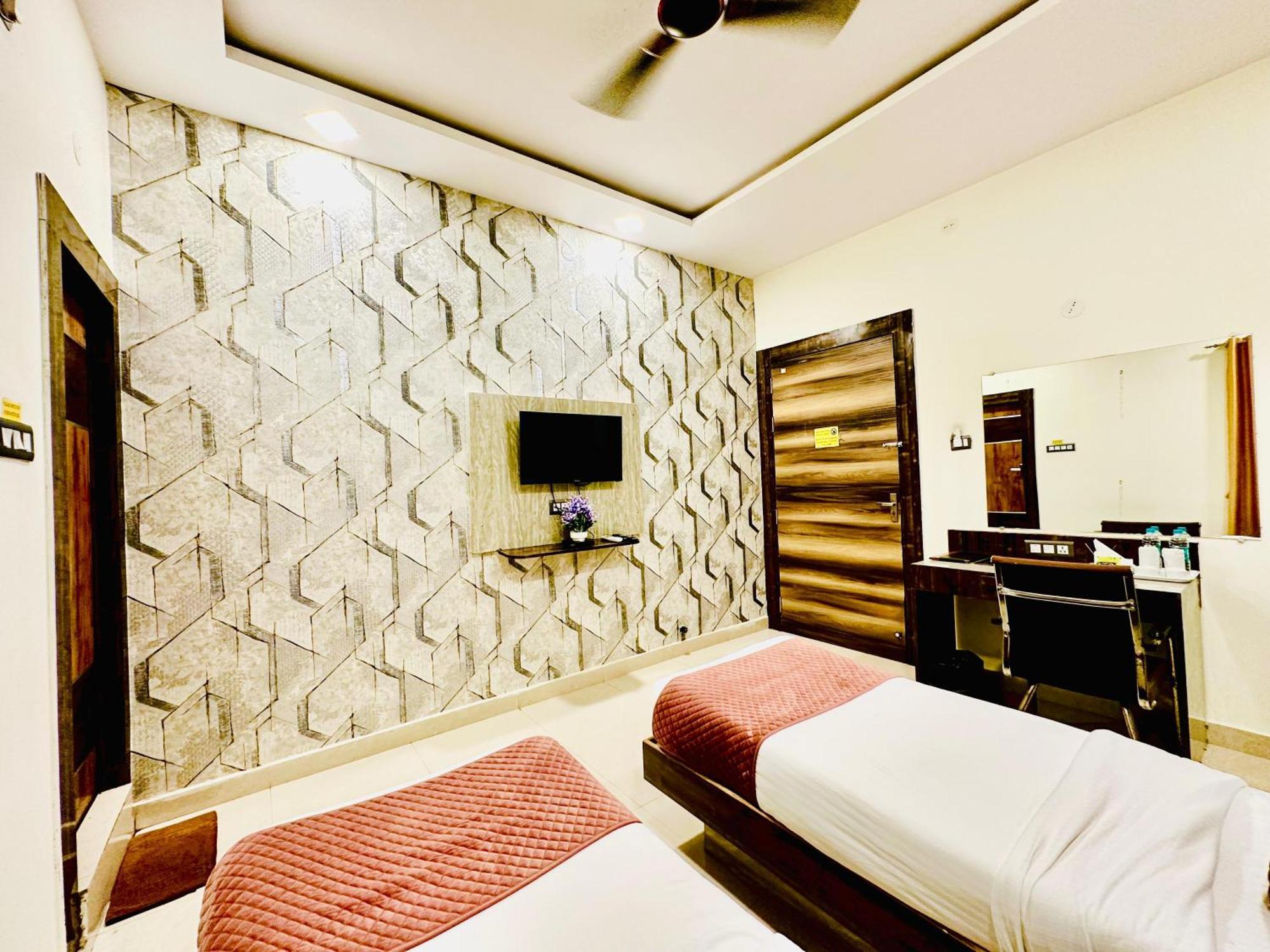 Hotel Sky International- Airport Zone Hyderabad 샴샤바드 외부 사진