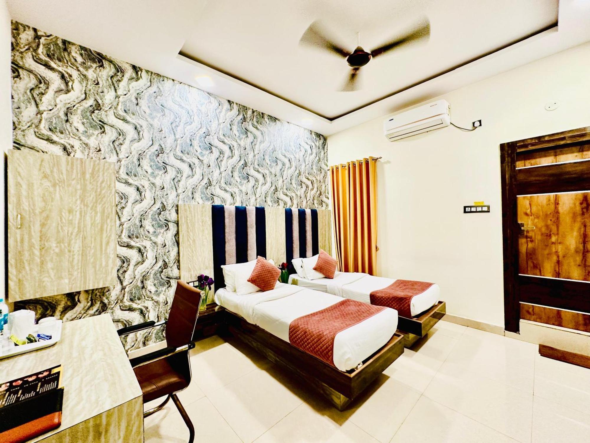 Hotel Sky International- Airport Zone Hyderabad 샴샤바드 외부 사진