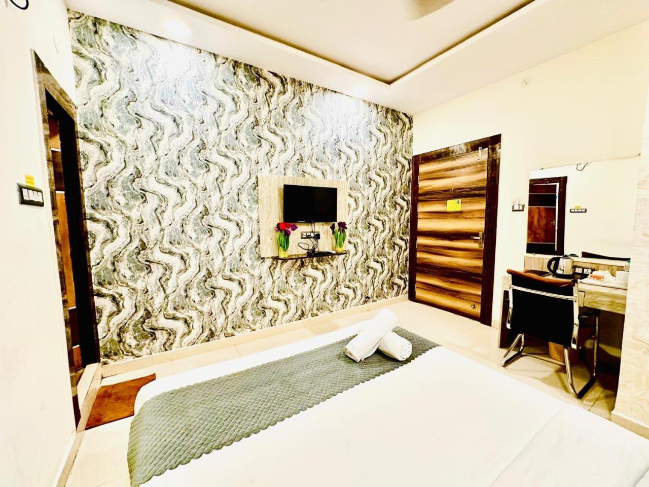 Hotel Sky International- Airport Zone Hyderabad 샴샤바드 외부 사진