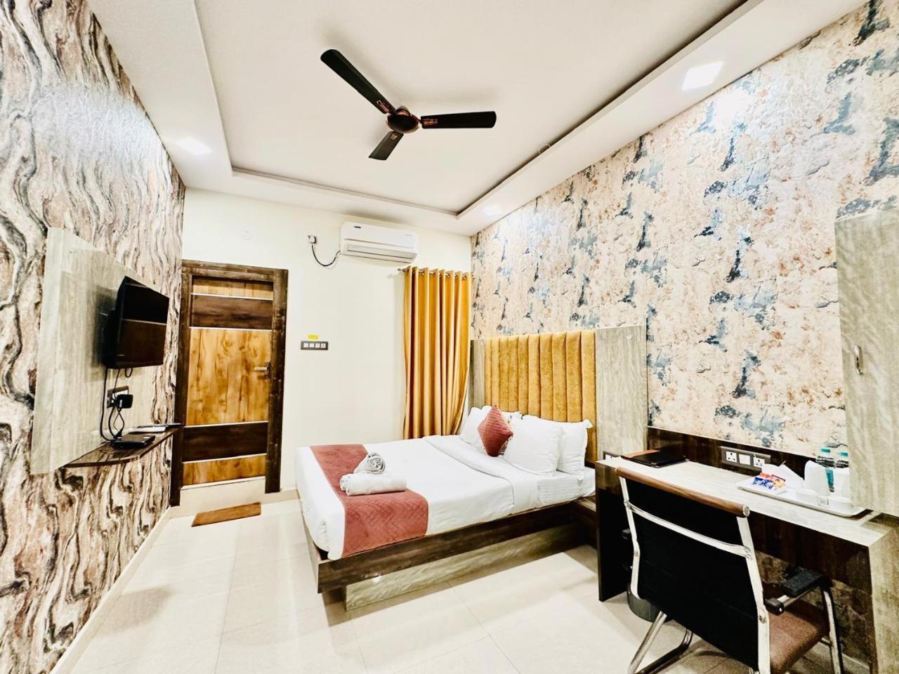 Hotel Sky International- Airport Zone Hyderabad 샴샤바드 외부 사진