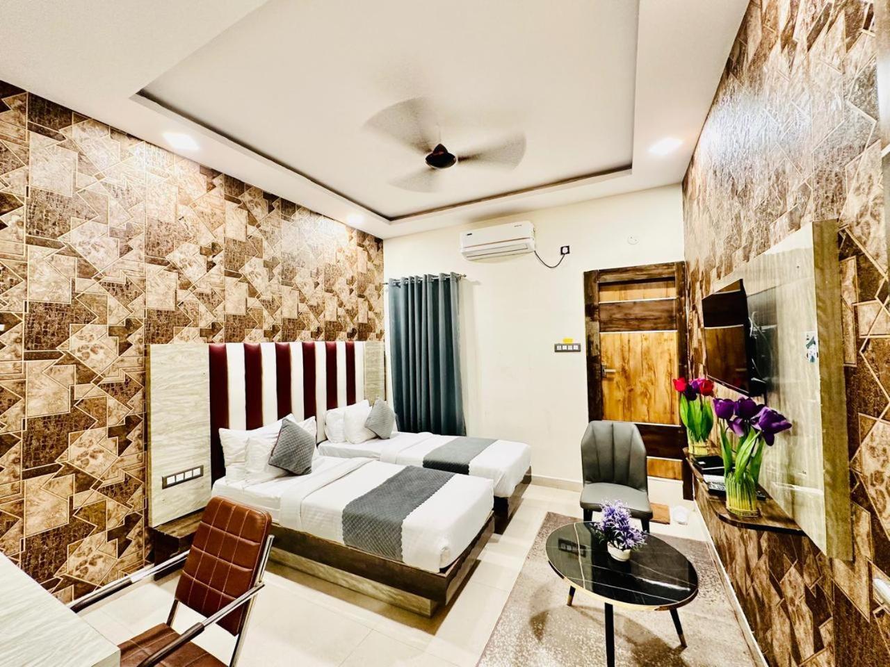 Hotel Sky International- Airport Zone Hyderabad 샴샤바드 외부 사진