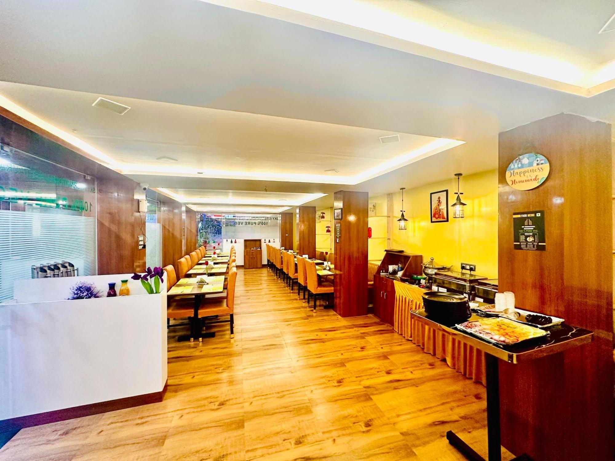 Hotel Sky International- Airport Zone Hyderabad 샴샤바드 외부 사진