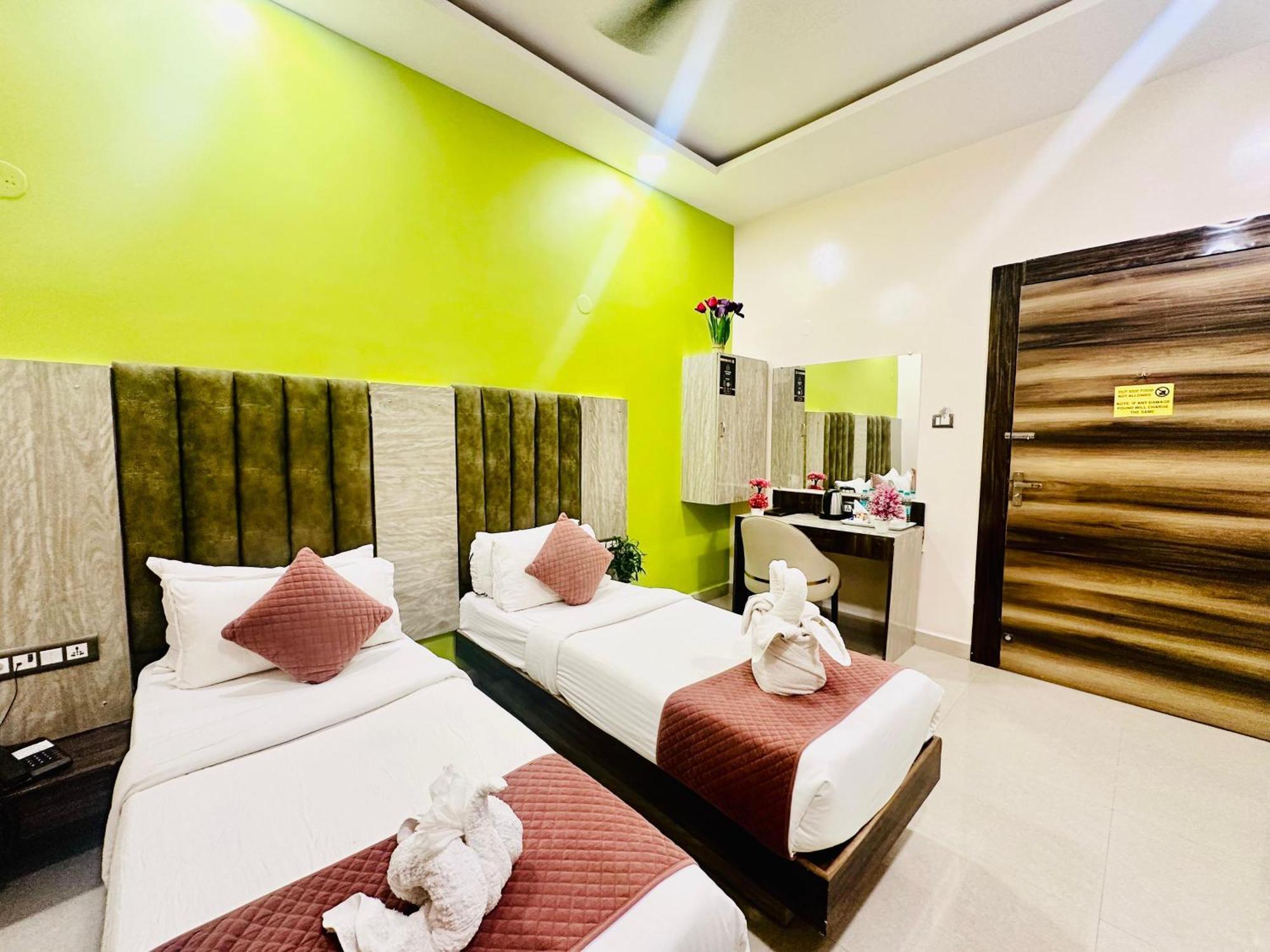 Hotel Sky International- Airport Zone Hyderabad 샴샤바드 외부 사진